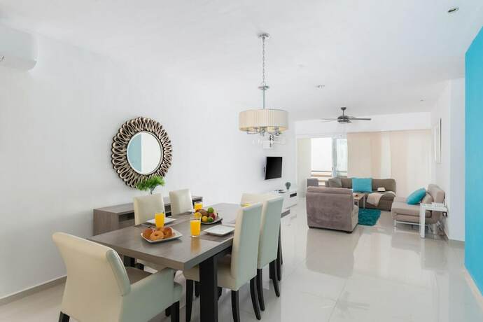 Imagen de la habitación del Hotel Amazing Modern 2 PH in 1 6BR Private Jacuzzi Great Facilities GYM 2 Rooftops Security. Foto 19