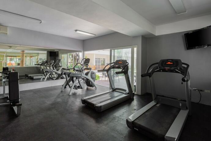 Imagen general del Hotel Amazing Modern 2 PH in 1 6BR Private Jacuzzi Great Facilities GYM 2 Rooftops Security. Foto 4