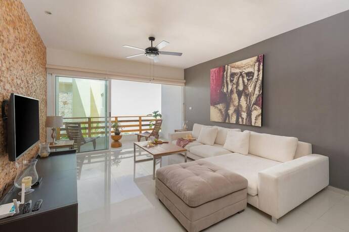 Imagen general del Hotel Amazing Modern 2 PH in 1 6BR Private Jacuzzi Great Facilities GYM 2 Rooftops Security. Foto 6