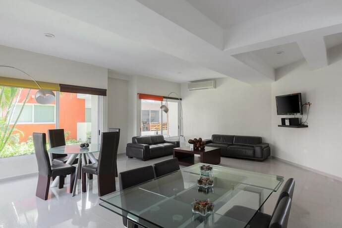 Imagen general del Hotel Amazing Modern 2 PH in 1 6BR Private Jacuzzi Great Facilities GYM 2 Rooftops Security. Foto 14