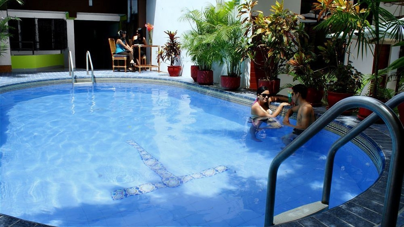 Imagen de la piscina del Hotel Amazon Apart. Foto 13