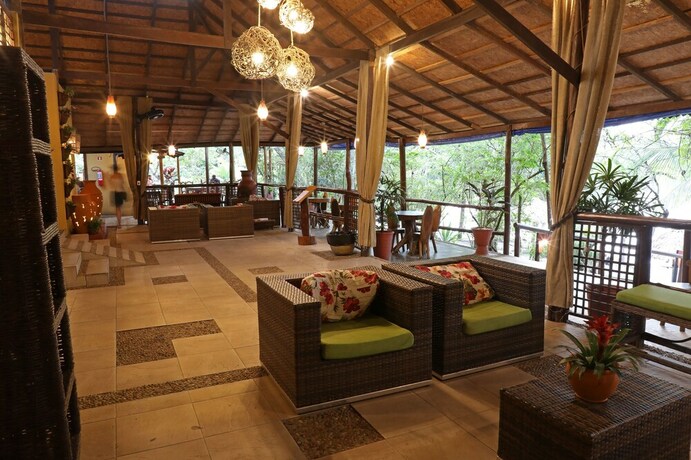 Imagen de los interiores del Hotel Amazon Ecopark Jungle Lodge. Foto 35