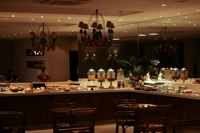 Imagen del bar/restaurante del Hotel Amazon Plaza. Foto 2