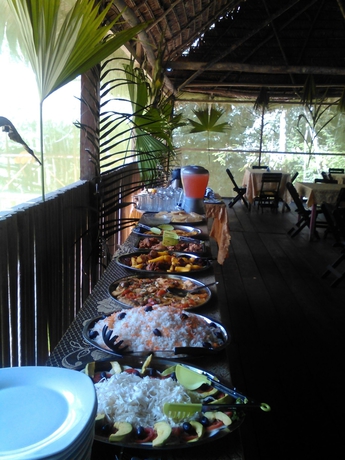 Imagen del bar/restaurante del Hotel Amazon Queen Lodge. Foto 2