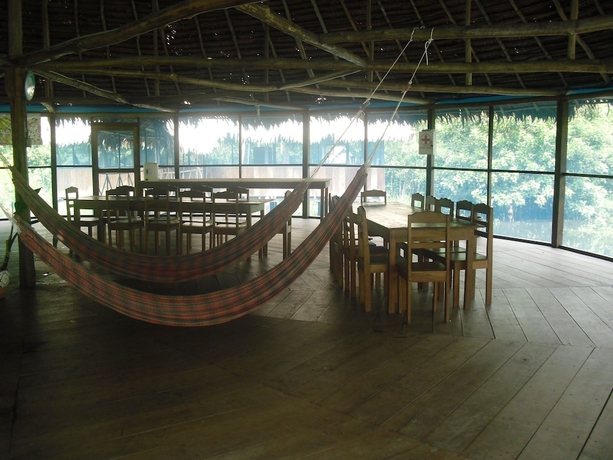 Imagen del bar/restaurante del Hotel Amazon Sunrise Lodge and Expeditons. Foto 3