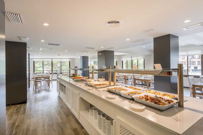 Imagen del bar/restaurante del Hotel Amazonas, El Arenal. Foto 6