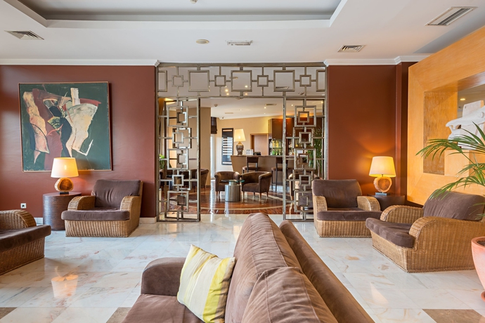 Imagen del bar/restaurante del Hotel Amazonia Jamor. Foto 2