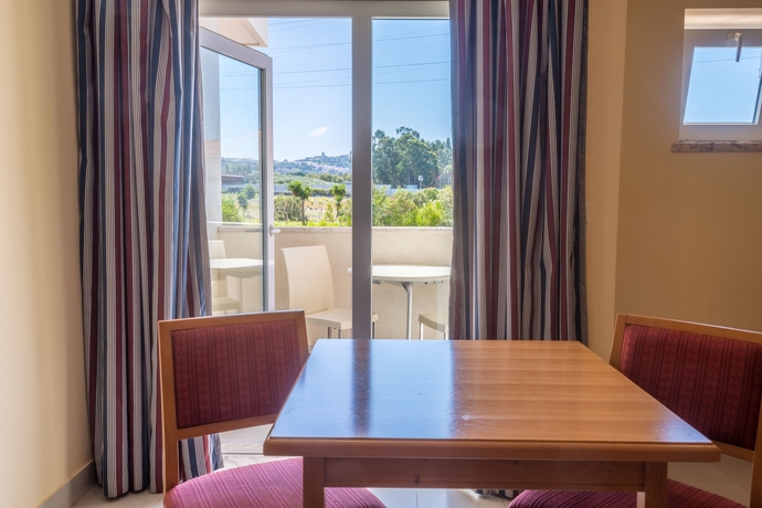 Imagen de la habitación del Hotel Amazonia Palmela Apartamentos Turísticos. Foto 5