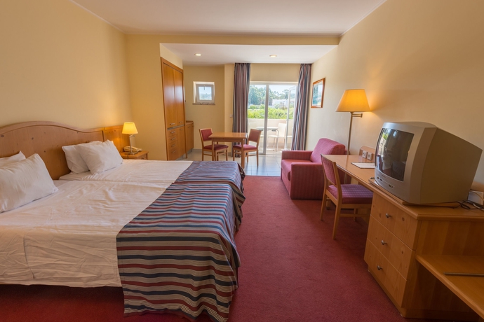 Imagen de la habitación del Hotel Amazonia Palmela Apartamentos Turísticos. Foto 9