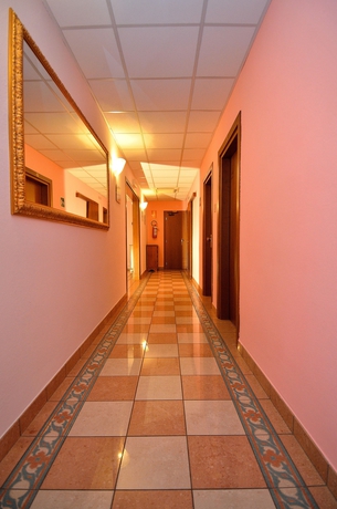 Imagen de los interiores del Hotel Amba Alagi. Foto 9