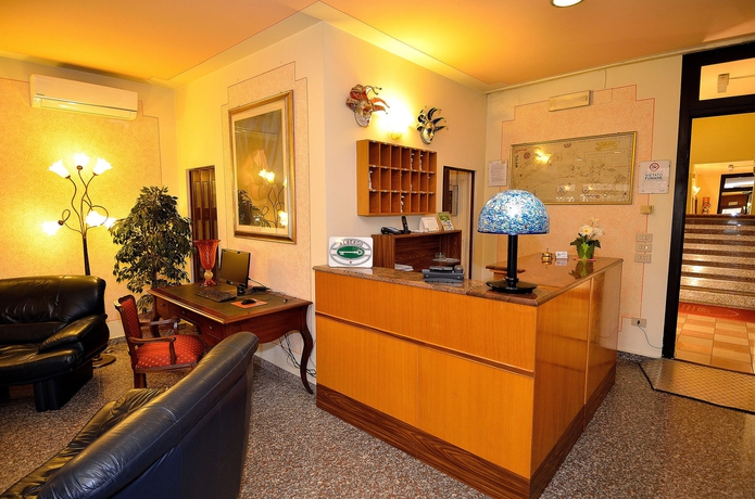 Imagen de los interiores del Hotel Amba Alagi. Foto 11