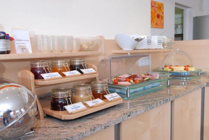 Imagen del bar/restaurante del Hotel Amba. Foto 2