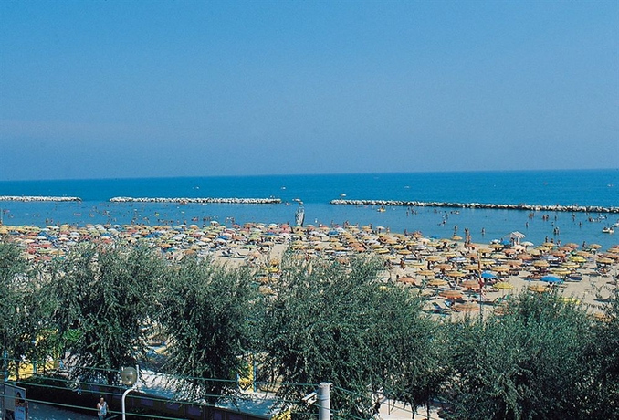 Imagen de los exteriores del Hotel Amba, Rimini. Foto 3