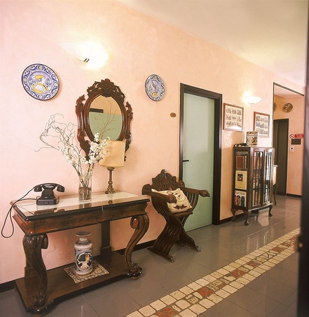 Imagen de los interiores del Hotel Amba, Rimini. Foto 5