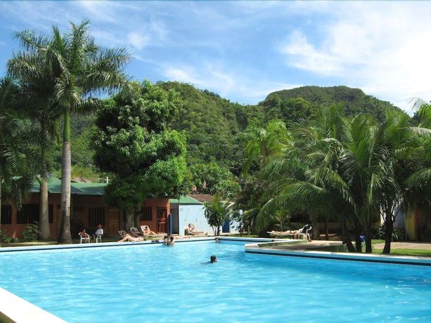 Imagen de la piscina del Hotel Ambaibo. Foto 16
