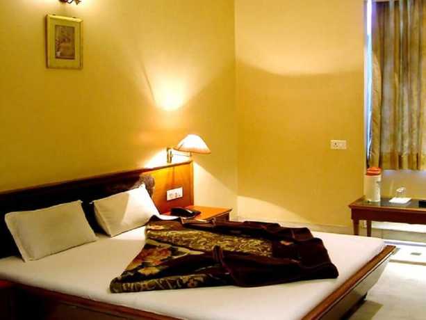 Imagen de la habitación del Hotel Ambaji International. Foto 7