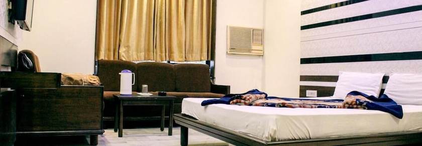 Imagen de la habitación del Hotel Ambaji International. Foto 10