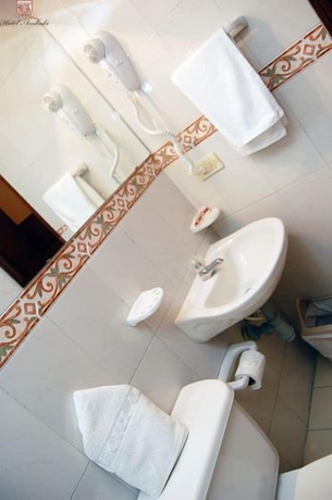 Imagen de la habitación del Hotel Ambal&aacute; Bogot&aacute; Colonial, Bogot&aacute;. Foto 11