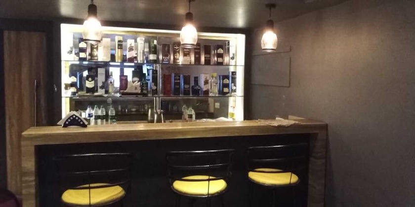 Imagen del bar/restaurante del Hotel Ambarish. Foto 14