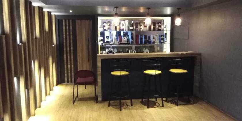 Imagen del bar/restaurante del Hotel Ambarish. Foto 15