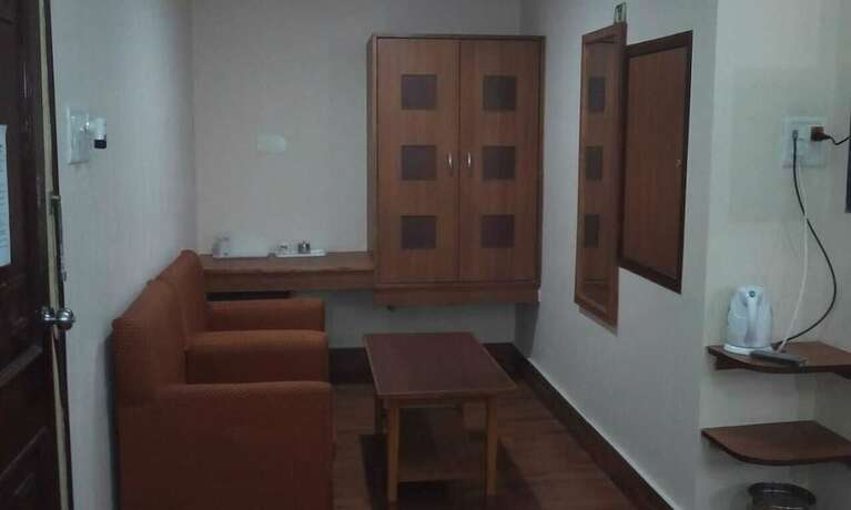 Imagen general del Hotel Ambarish. Foto 9