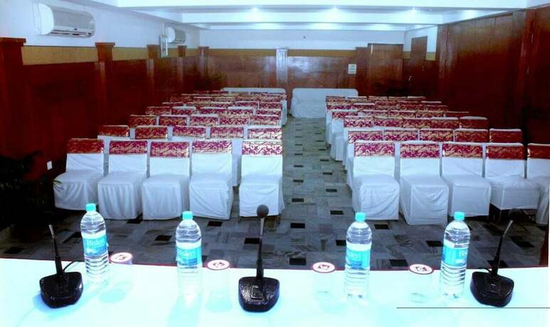 Imagen general del Hotel Ambarish. Foto 11