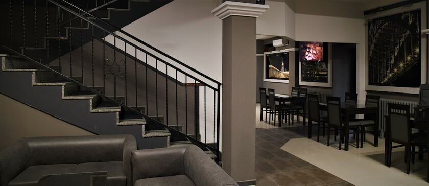 Imagen del bar/restaurante del Hotel Ambasador Bitola. Foto 14