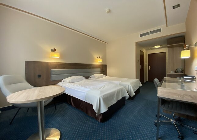 Imagen de la habitación del Hotel Ambasador Chojny Lodz. Foto 14
