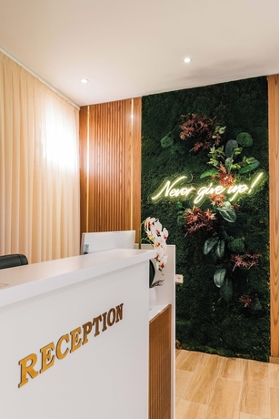 Imagen de los interiores del Hotel Ambasador, Durres. Foto 16