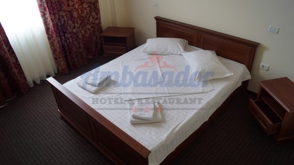Imagen de la habitación del Hotel Ambasador, Focsani. Foto 5