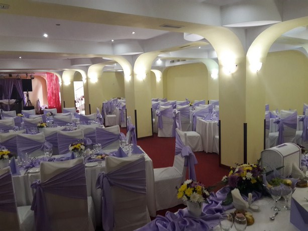 Imagen del bar/restaurante del Hotel Ambasador, Focsani. Foto 3