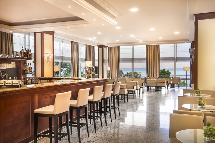 Imagen del bar/restaurante del Hotel Ambasador - Liburnia. Foto 2