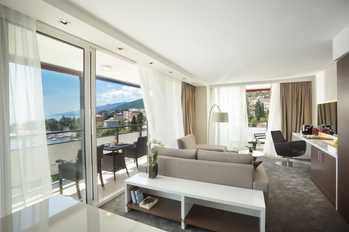 Imagen de los interiores del Hotel Ambasador - Liburnia. Foto 31