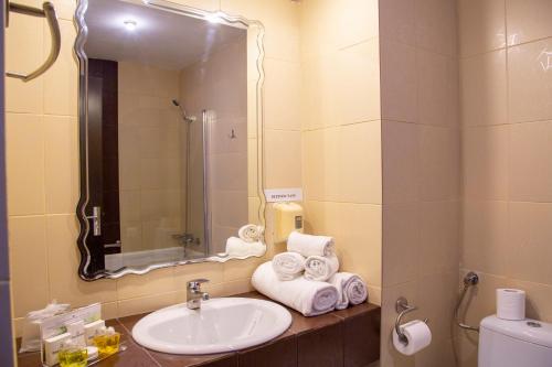 Imagen de la habitación del Hotel Ambasador Mamaia. Foto 16