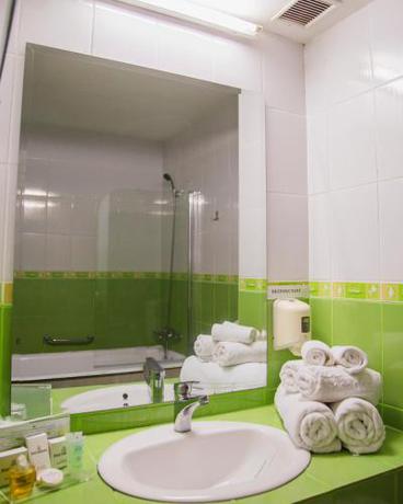 Imagen de la habitación del Hotel Ambasador Mamaia. Foto 18
