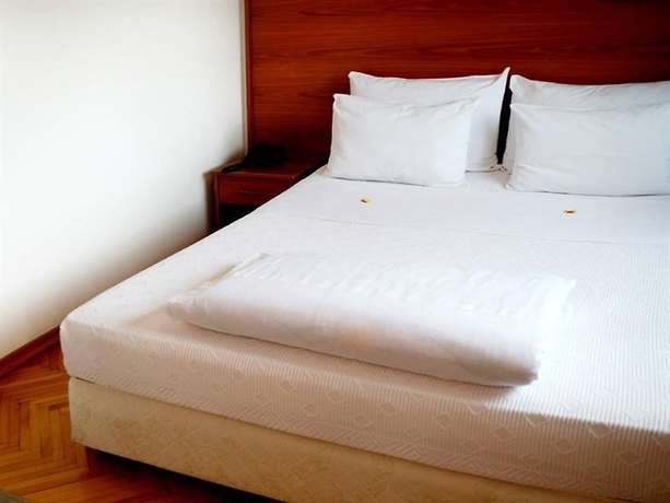 Imagen general del Hotel Ambasador Podgorica. Foto 2