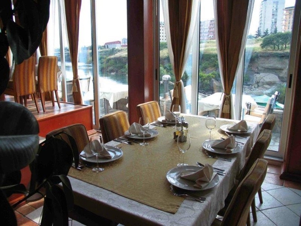 Imagen general del Hotel Ambasador Podgorica. Foto 4