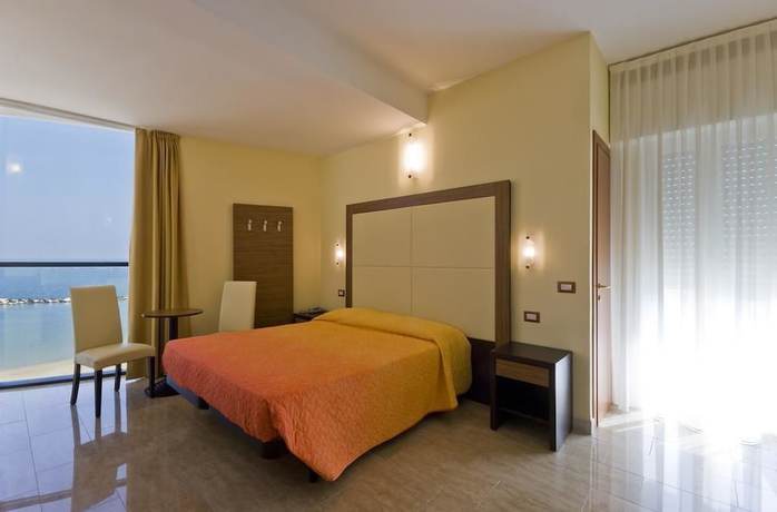 Imagen de la habitación del Hotel Ambasciatori, Bellaria-Igea Marina. Foto 5