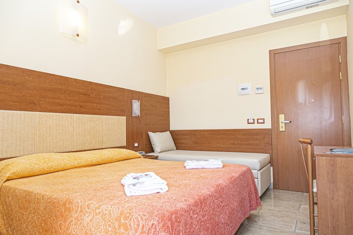 Imagen de la habitación del Hotel Ambasciatori, Bellaria-Igea Marina. Foto 17