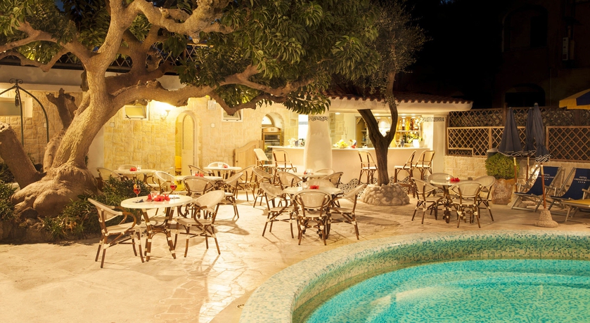 Imagen de la piscina del Hotel Ambasciatori, Ischia. Foto 5
