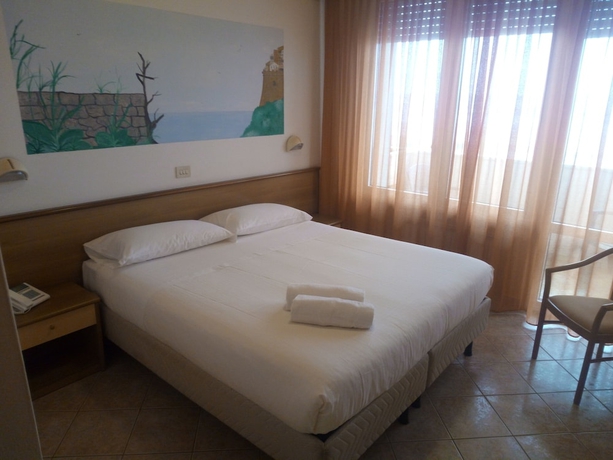 Imagen de la habitación del Hotel Ambasciatori, Marina Di Pietrasanta. Foto 9