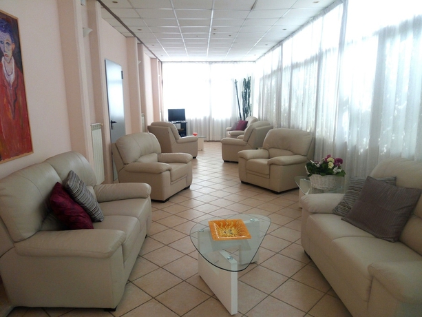 Imagen del bar/restaurante del Hotel Ambasciatori, Marina Di Pietrasanta. Foto 4