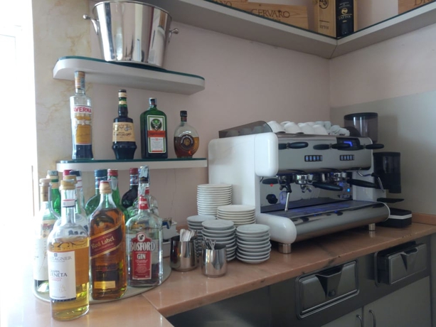 Imagen del bar/restaurante del Hotel Ambasciatori, Marina Di Pietrasanta. Foto 7