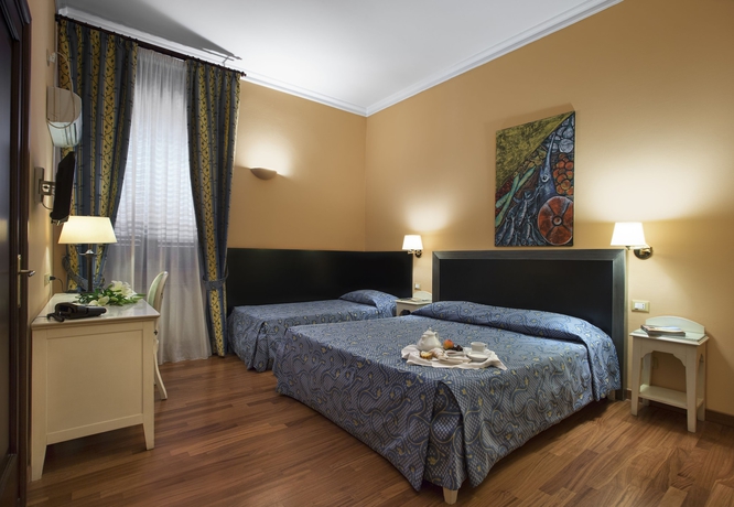 Imagen de la habitación del Hotel Ambasciatori, Palermo. Foto 10