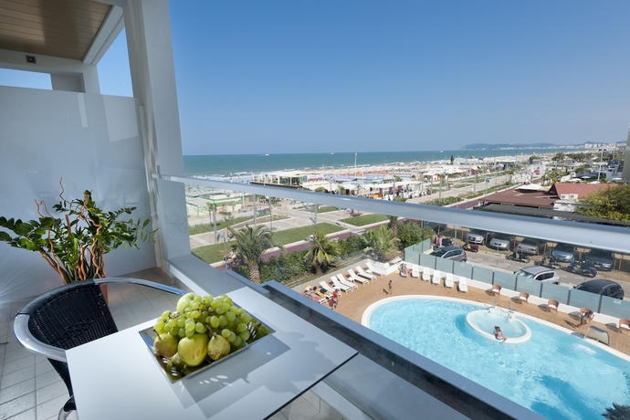 Imagen de la habitación del Hotel Ambasciatori, Riccione. Foto 3