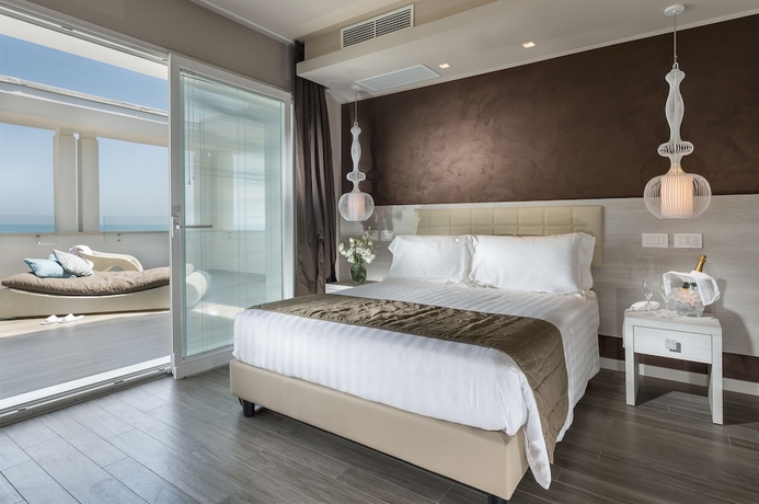 Imagen de la habitación del Hotel Ambasciatori, Riccione. Foto 8