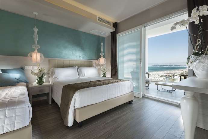 Imagen de la habitación del Hotel Ambasciatori, Riccione. Foto 9