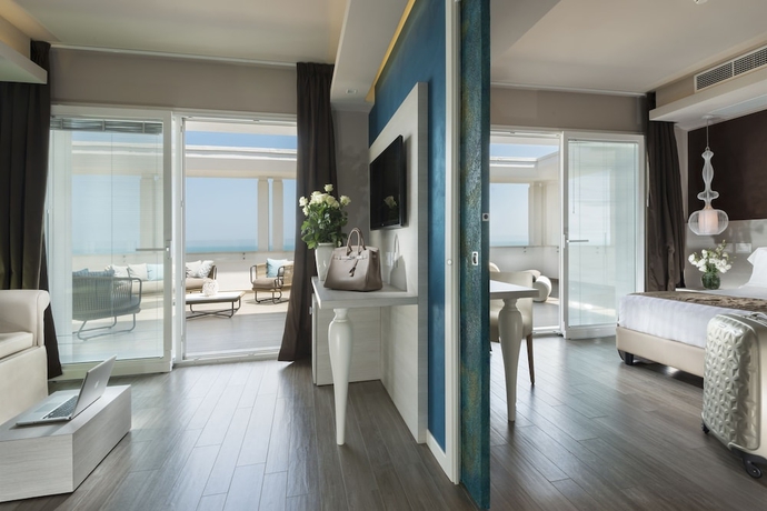 Imagen de la habitación del Hotel Ambasciatori, Riccione. Foto 12