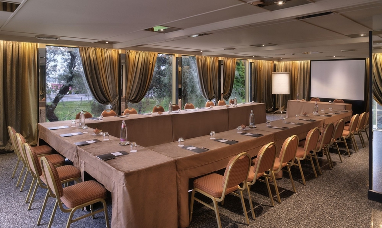 Imagen de los interiores del Hotel Ambasciatori, Rimini. Foto 8