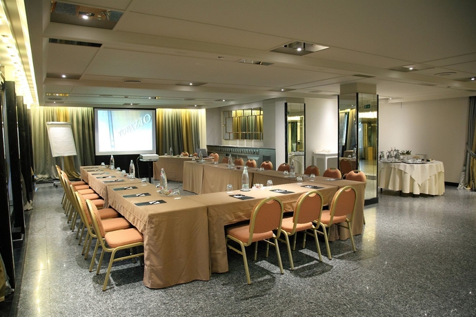 Imagen de los interiores del Hotel Ambasciatori, Rimini. Foto 10